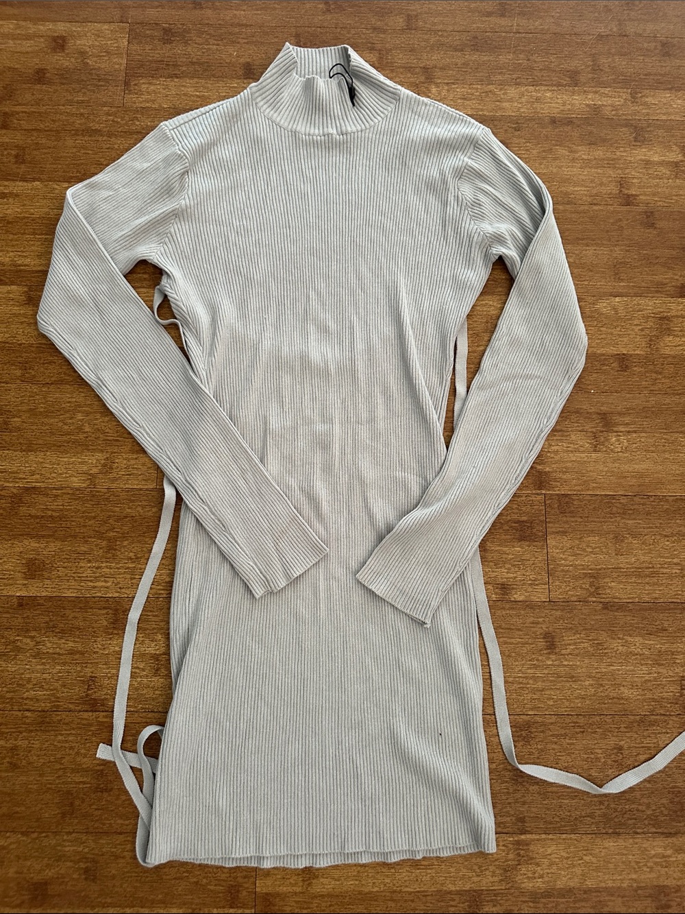 New Nasty Gal Long-Sleeve Ribbed Mini Backless Dress in Light Gray- size 2
